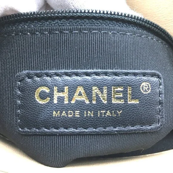 CHANEL Cream Shoulder Bag - Picture 11 of 13